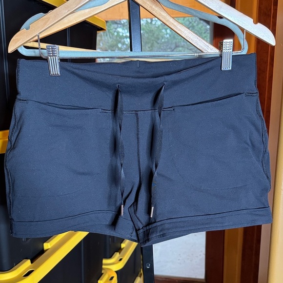 CALIA by Carrie Underwood Black Athletic Shorts Size Medium - Picture 1 of 9